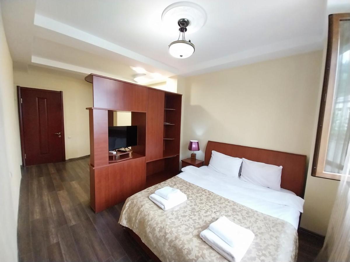Aeetes Palace Кутаиси Екстериор снимка