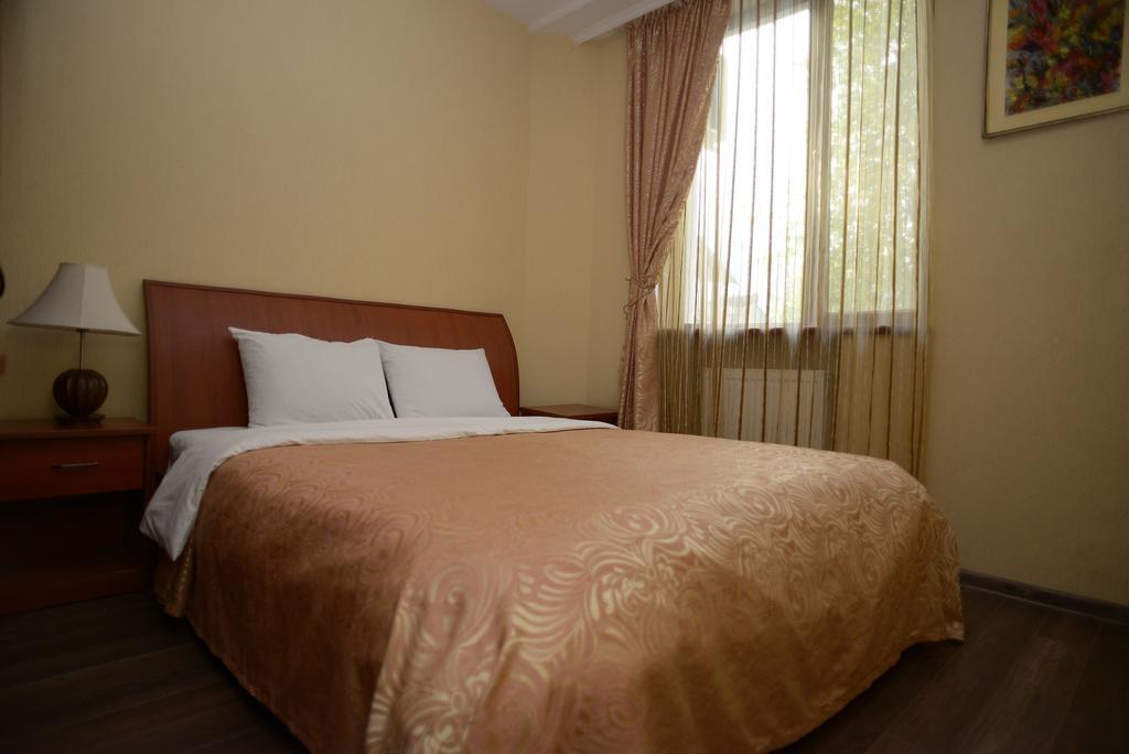 Aeetes Palace Кутаиси Екстериор снимка