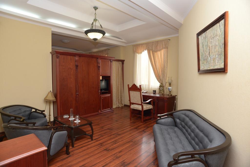 Aeetes Palace Кутаиси Екстериор снимка